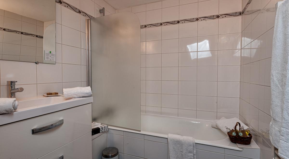 Hôtel Les Blancs - Hôtel Les Blancs