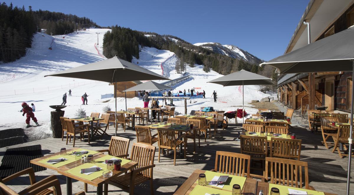 Au Pied des Cimes - Au Pied des Cimes