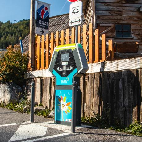 Borne de recharge pour véhicules électriques de l'Office de Tourisme de Pra Loup - Borne de recharge pour véhicules électriques