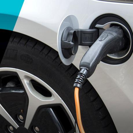 Borne de recharge pour véhiclues électriques - Placette Pra Loup 1600 - Borne de recharge pour véhicules électriques